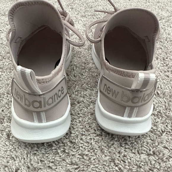 Women’s New Balance Training Shoes - Size 7.5 - Picture 3 of 6